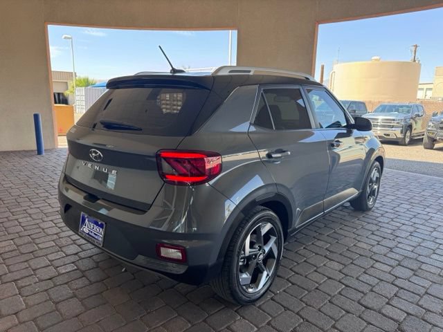 Used 2025 Hyundai Venue Limited FWD image 5
