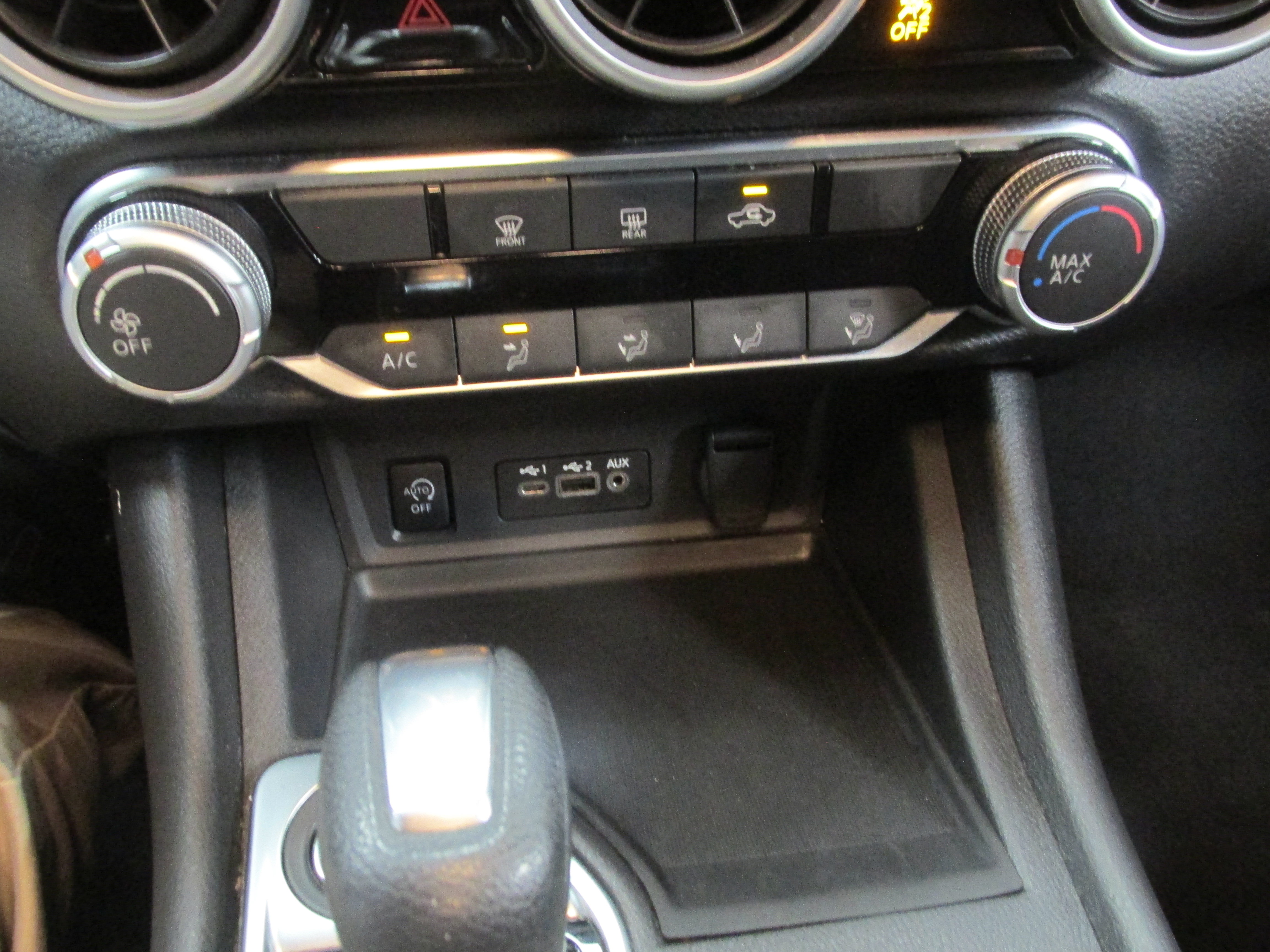 Used 2024 Nissan Sentra SV FWD image 33
