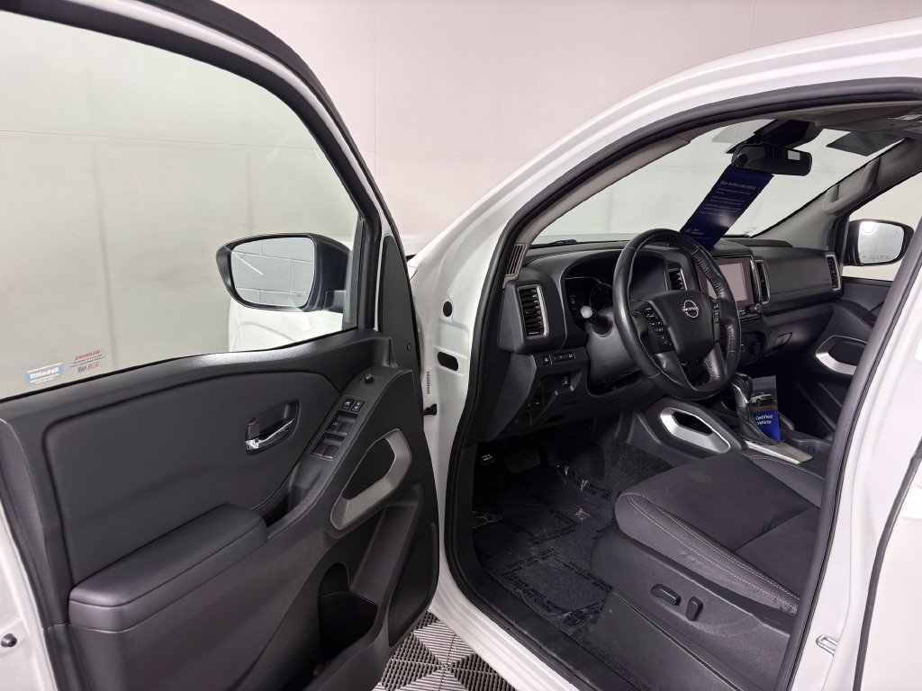 Used 2024 Nissan Frontier SV w/ SV Convenience Package AWD/4WD image 12