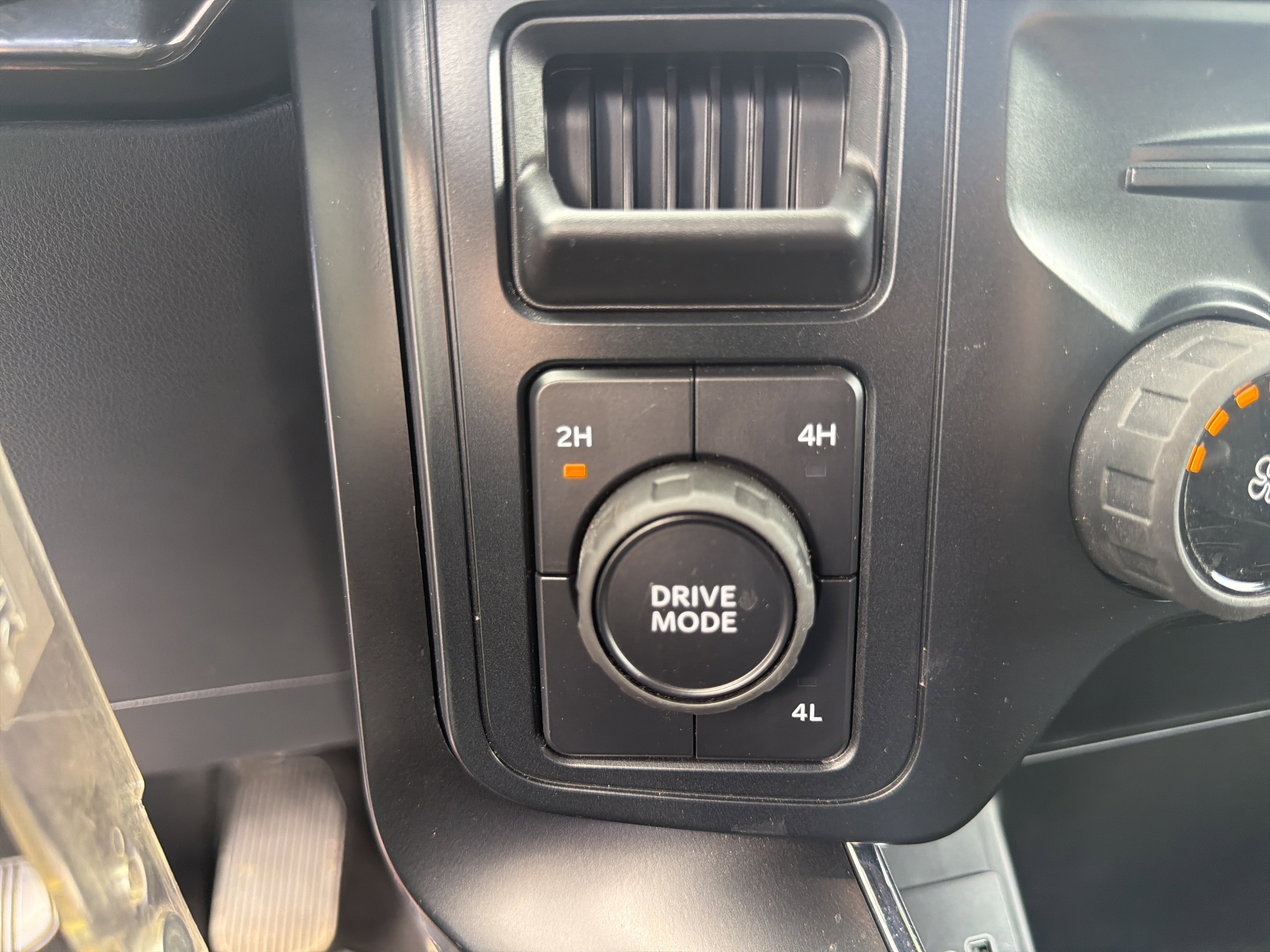 Certified 2025 Ford F150 STX w/ Equipment Group 200A AWD/4WD image 25