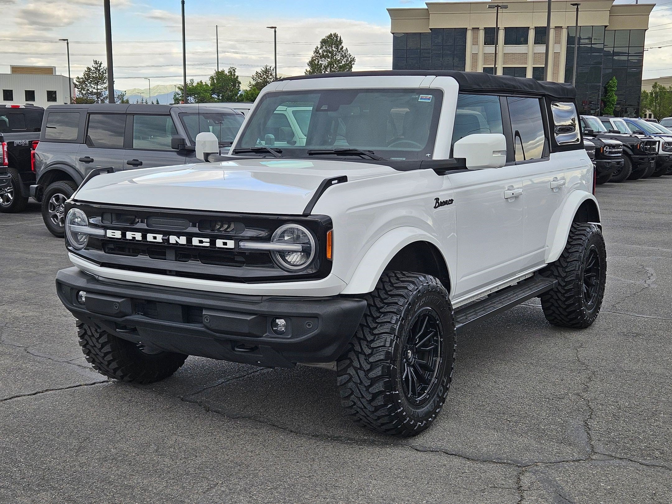 Certified 2022 Ford Bronco Outer Banks AWD/4WD image 10