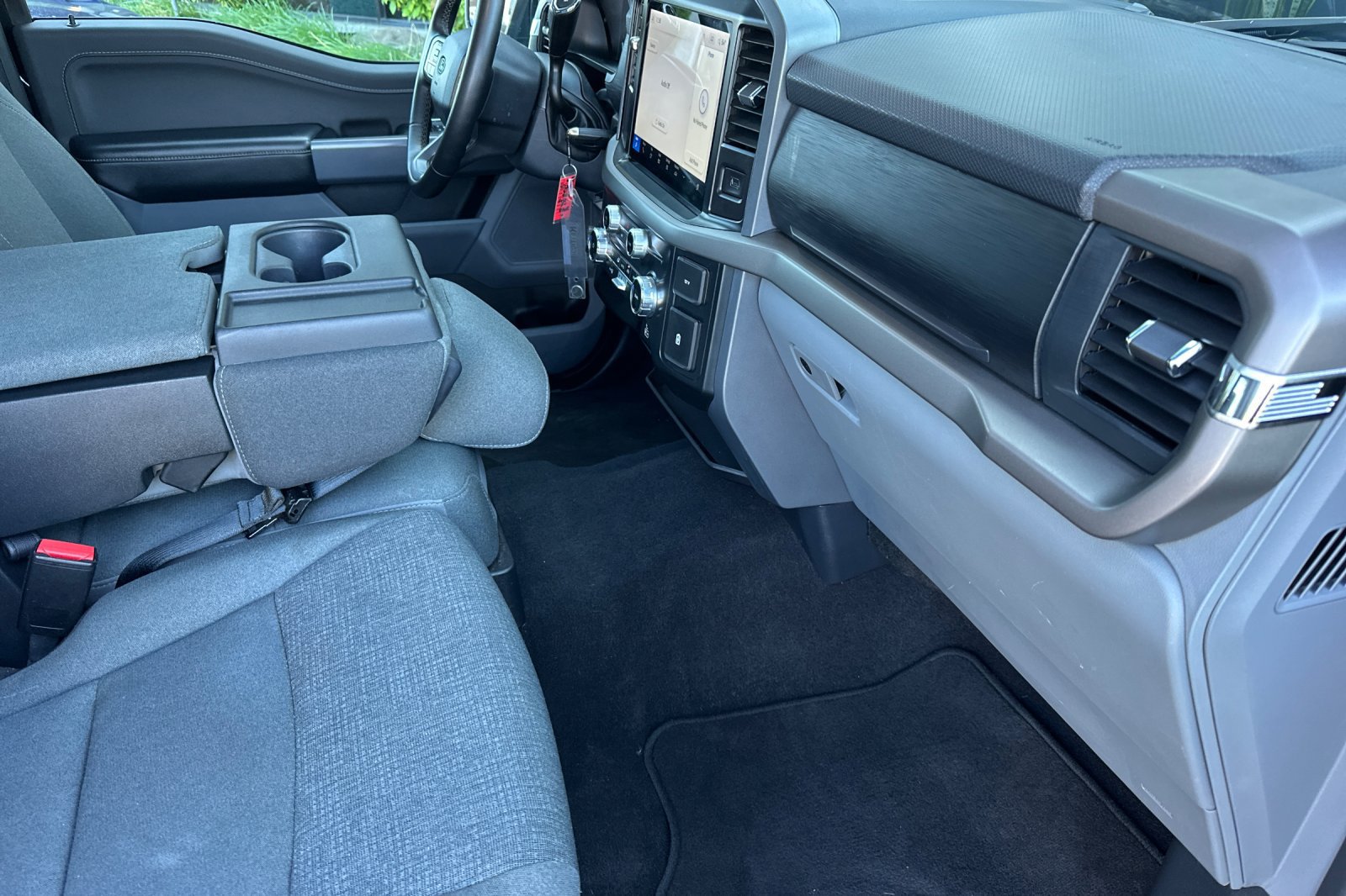 Certified 2025 Ford F150 XLT w/ Equipment Group 301A Standard RWD image 18