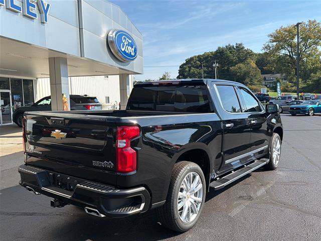 Used 2022 Chevrolet Silverado 1500 High Country w/ High Country Premium Package AWD/4WD image 7