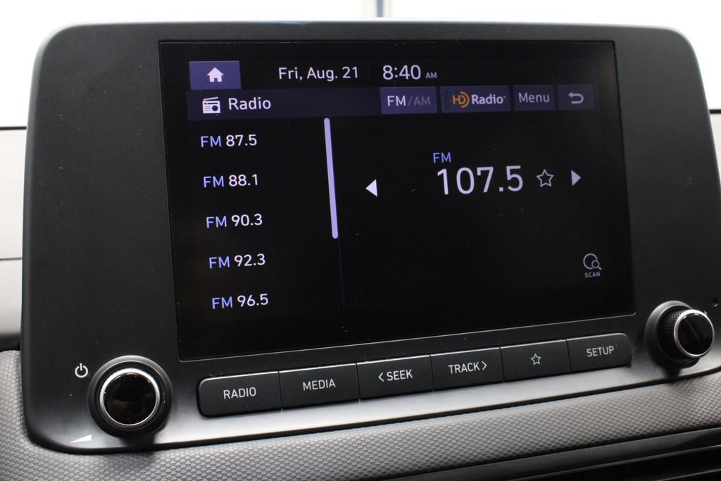 Used 2022 Hyundai Kona SE FWD image 2