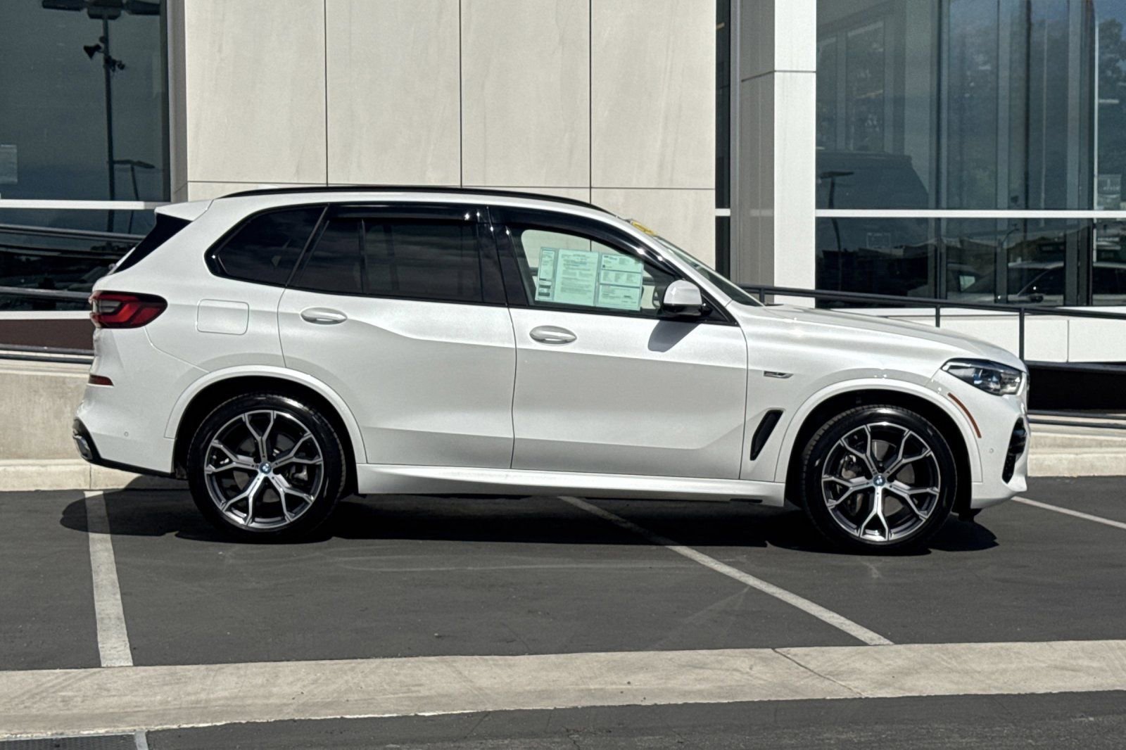 Used 2023 BMW X5 xDrive45e w/ Executive Package AWD/4WD image 2