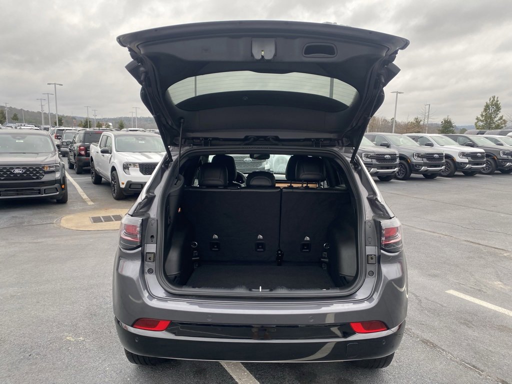 Used 2024 Jeep Compass Limited w/ Elite Group image 9