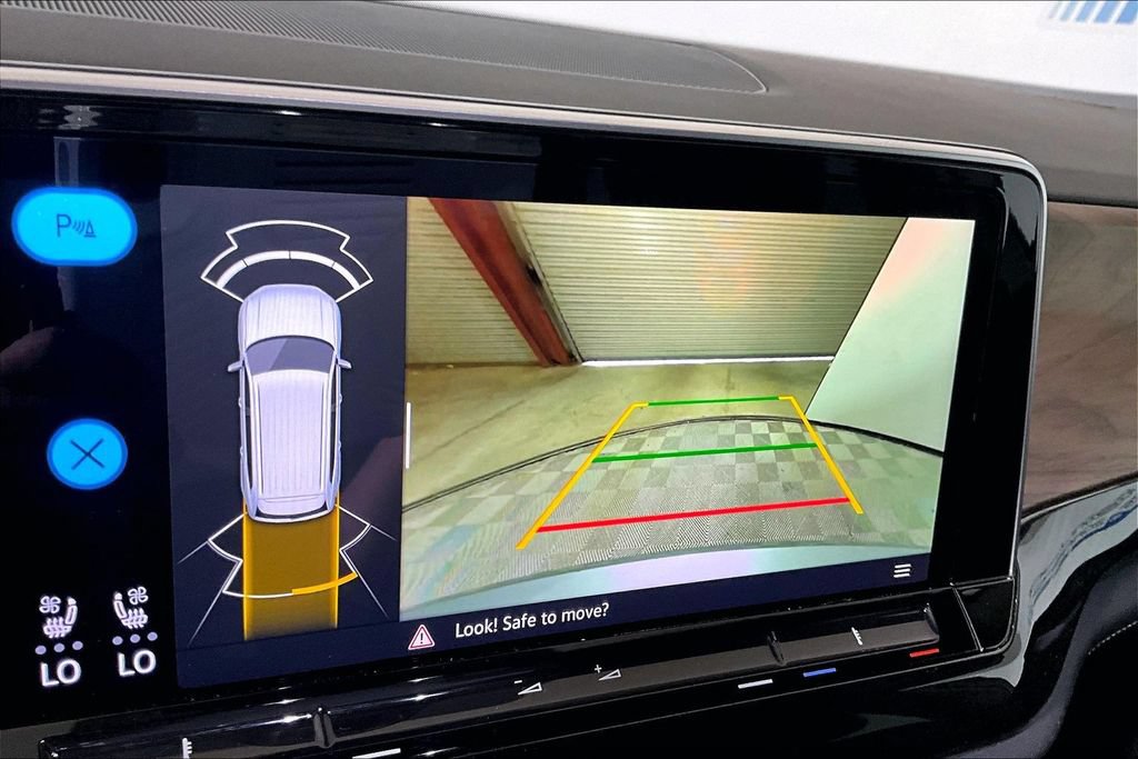 Used 2025 Volkswagen Atlas SE FWD image 17