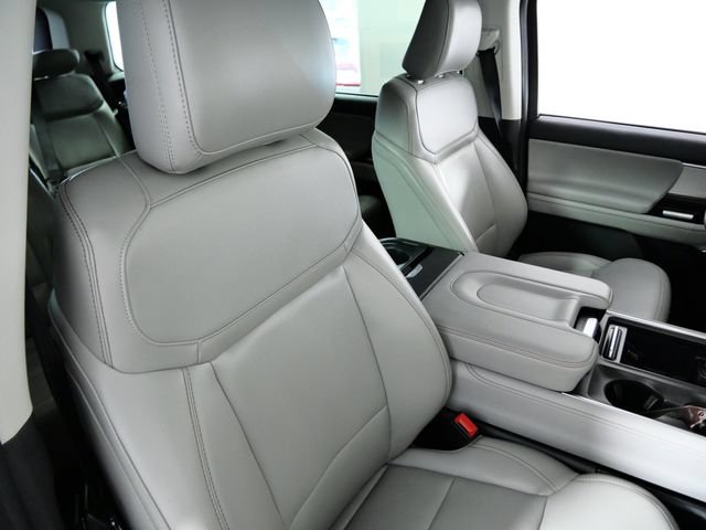 Certified 2025 Ford Expedition Active AWD/4WD image 11