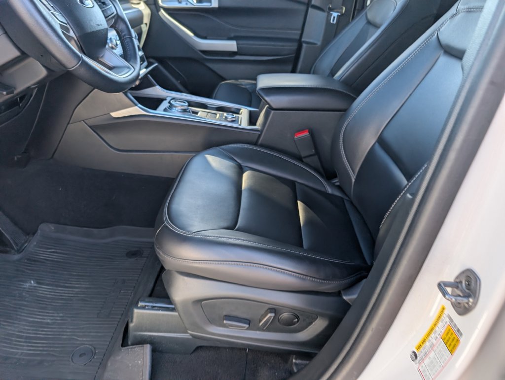 Certified 2024 Ford Explorer XLT w/ Equipment Group 202A AWD/4WD image 14