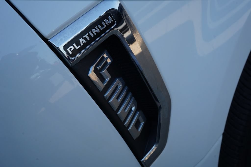 Certified 2021 Ford F250 Platinum w/ FX4 Off-Road Package AWD/4WD image 7