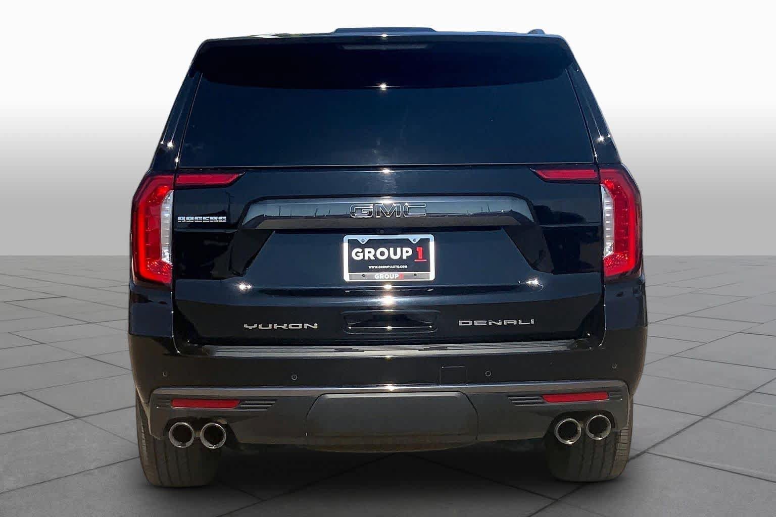 Used 2023 GMC Yukon Denali Ultimate w/ LPO, Floor Liner Package AWD/4WD image 5