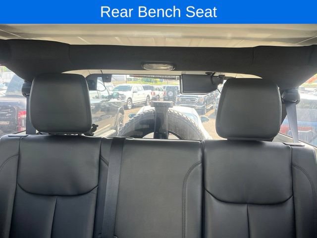 Used 2017 Jeep Wrangler Unlimited Sahara AWD/4WD image 15
