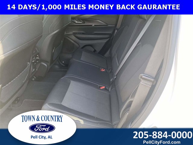 Used 2024 Jeep Grand Cherokee Laredo X image 10