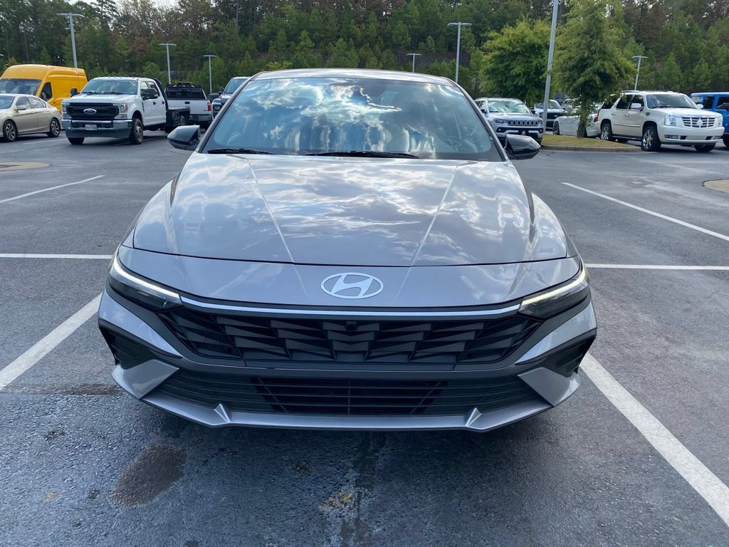 Used 2026 Hyundai Elantra Sport FWD image 2