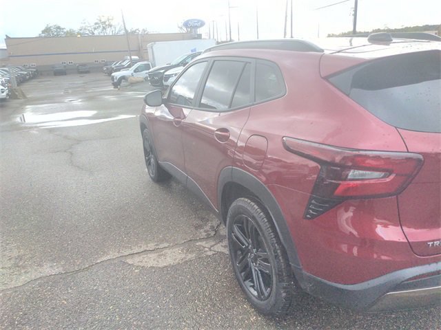 Used 2024 Chevrolet Trax ACTIV w/ Driver Confidence Package image 9