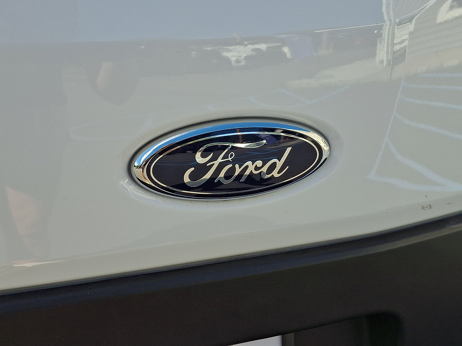 Certified 2025 Ford Transit 250 Low Roof w/ Exterior Upgrade Package RWD image 28