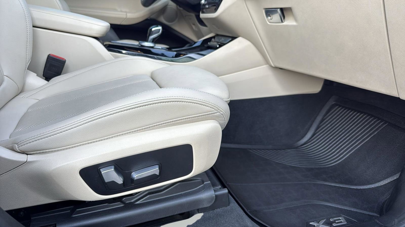 Used 2022 BMW X3 sDrive30i w/ Premium Package 2 image 25