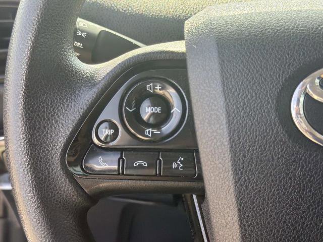 Used 2019 Toyota Prius L Eco w/ Carpet Mat Package image 10