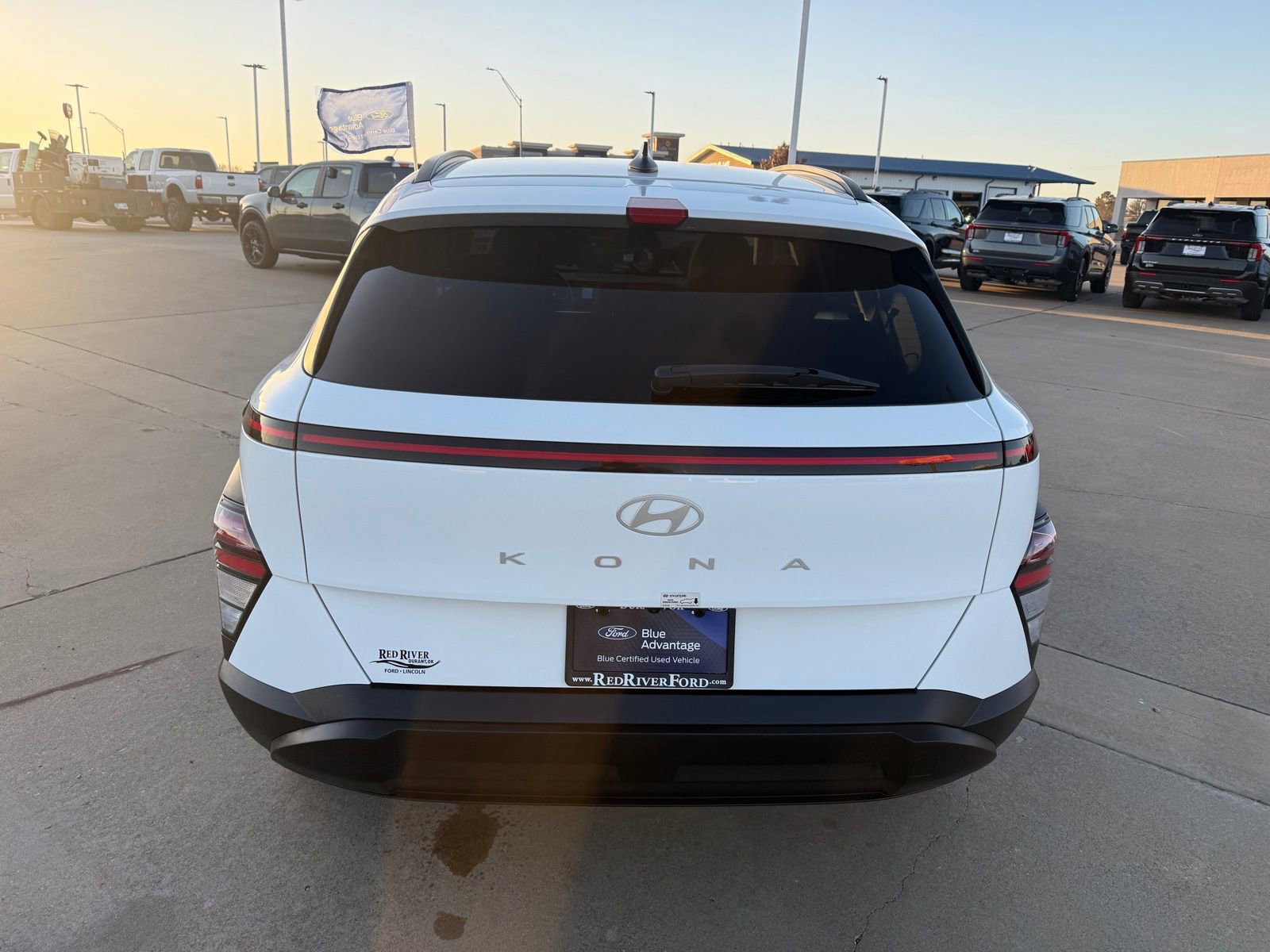 Used 2024 Hyundai Kona SEL image 4