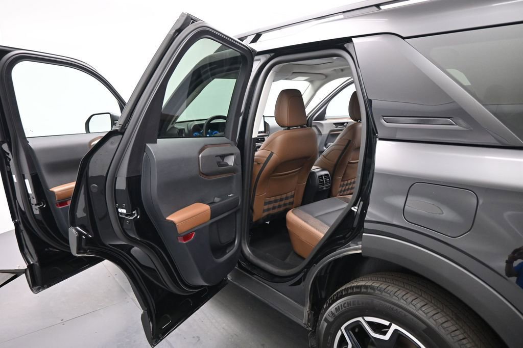 Certified 2025 Ford Bronco Sport Outer Banks w/ Outer Banks Tech Package+ AWD/4WD image 19