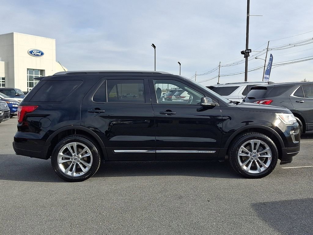 Certified 2018 Ford Explorer XLT w/ Equipment Group 202A image 7