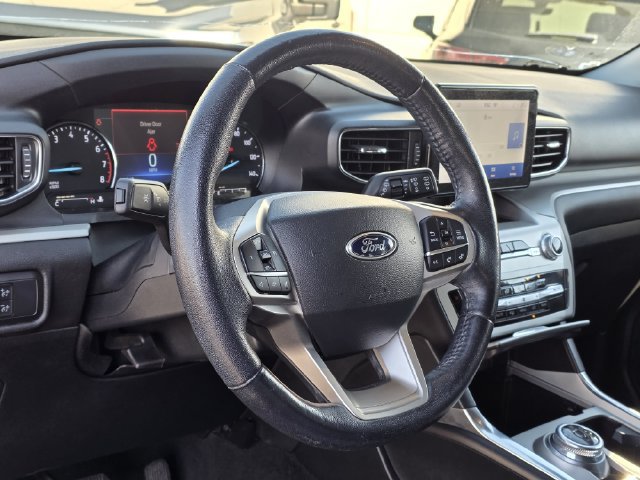 Certified 2022 Ford Explorer XLT w/ Equipment Group 202A RWD image 25