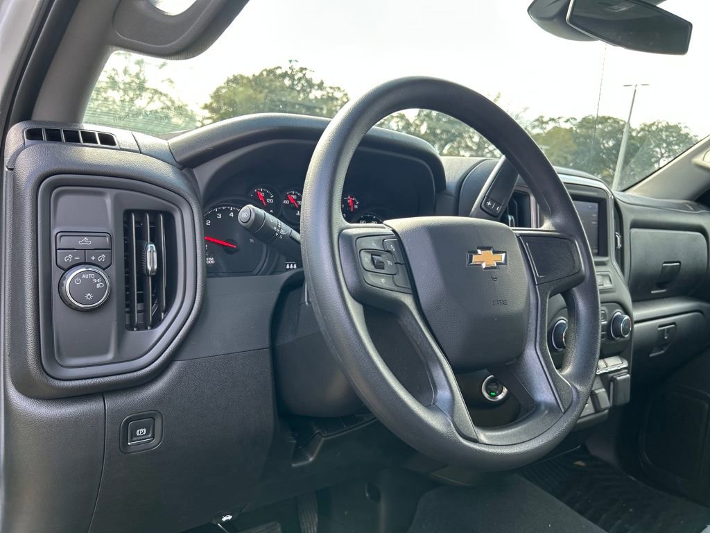 Used 2025 Chevrolet Silverado 1500 Custom image 10