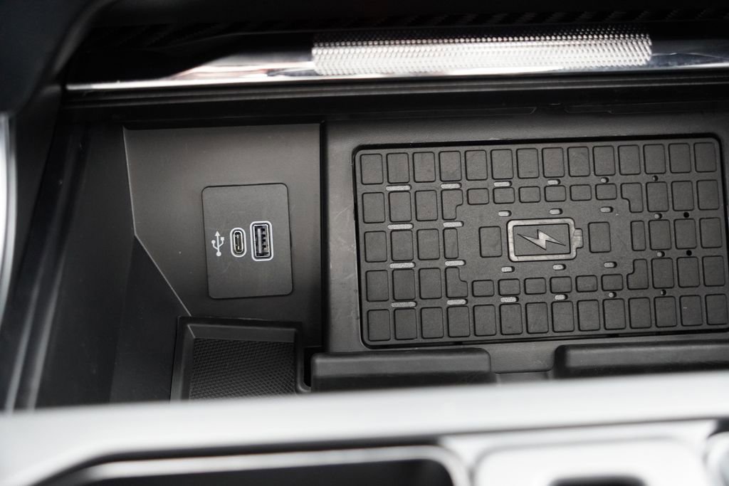 Certified 2025 Ford F150 Raptor AWD/4WD image 32