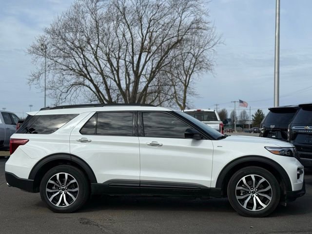 Certified 2024 Ford Explorer ST-Line w/ Class IV Trailer Tow Package image 41