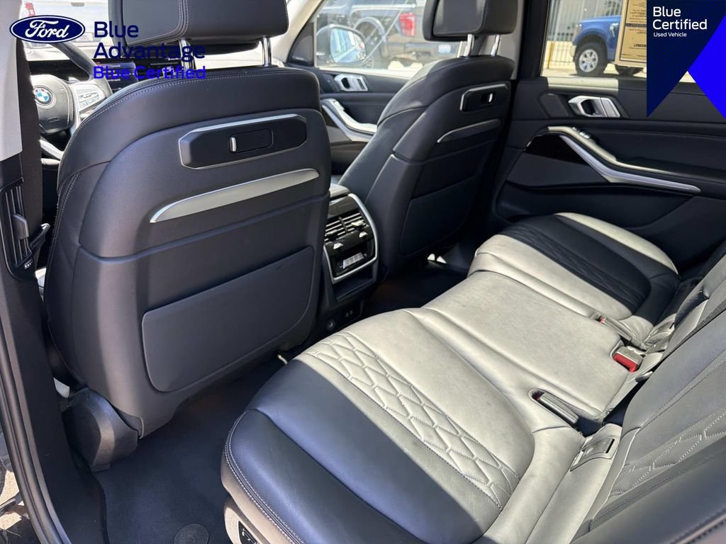 Used 2023 BMW X7 xDrive40i AWD/4WD image 12