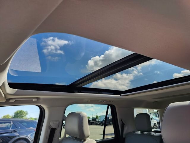 Certified 2025 Ford Expedition Active AWD/4WD image 21