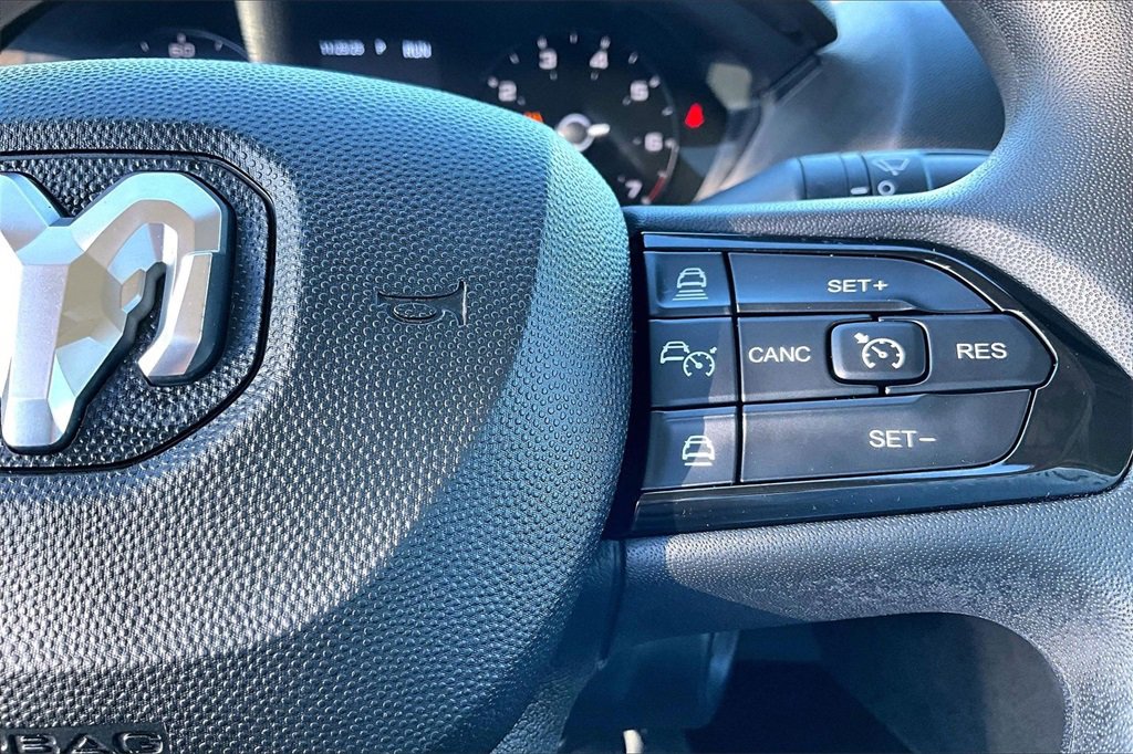 Used 2024 RAM ProMaster 2500 w/ Convenience Group image 17