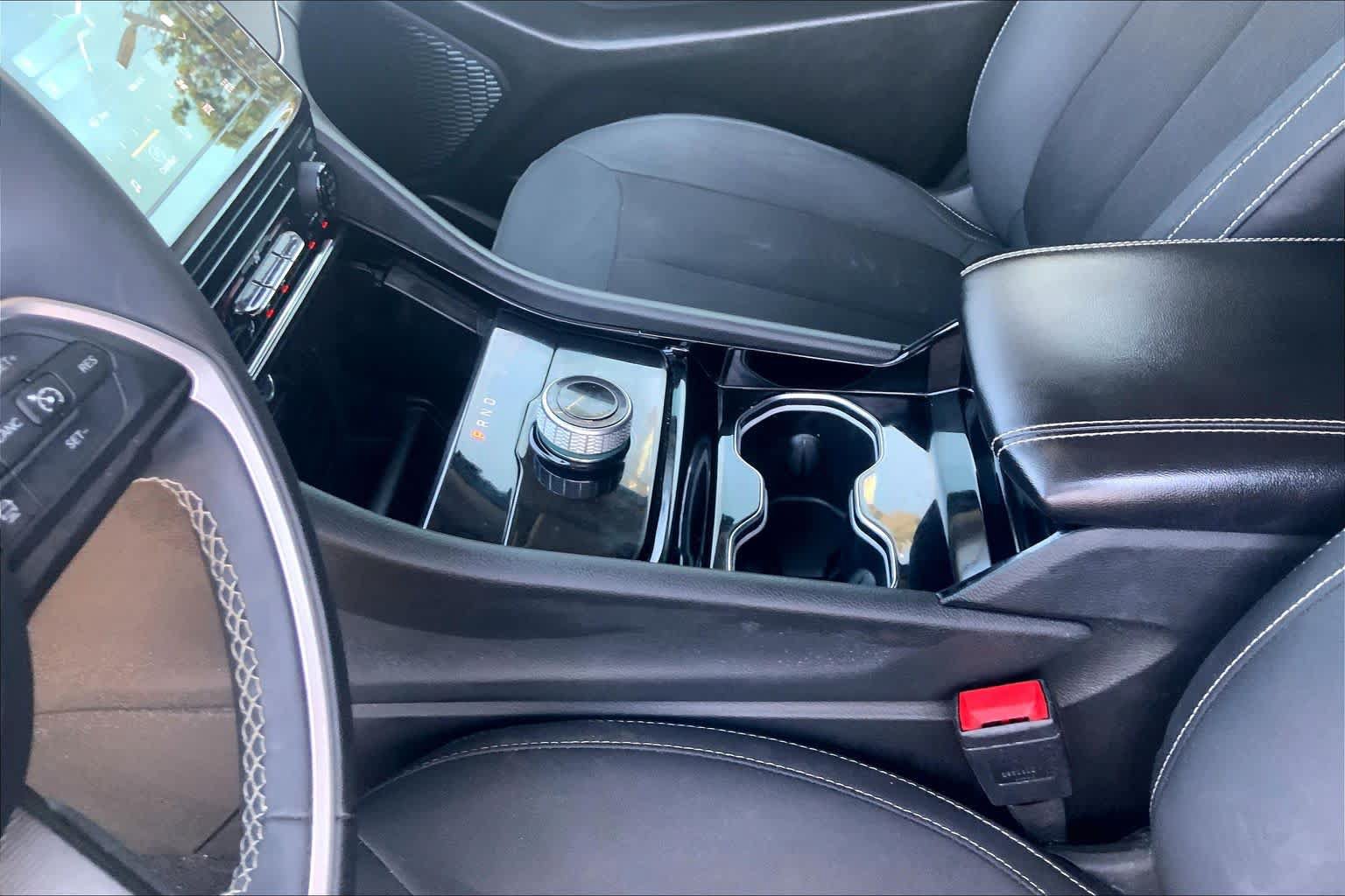 Used 2023 Jeep Grand Cherokee L Laredo RWD image 17