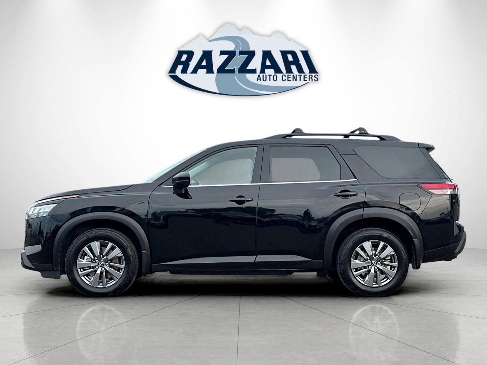 Used 2022 Nissan Pathfinder SV w/ Cargo Package image 2