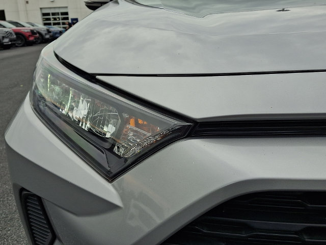 Used 2020 Toyota RAV4 LE w/ All Weather Liner Package AWD/4WD image 9