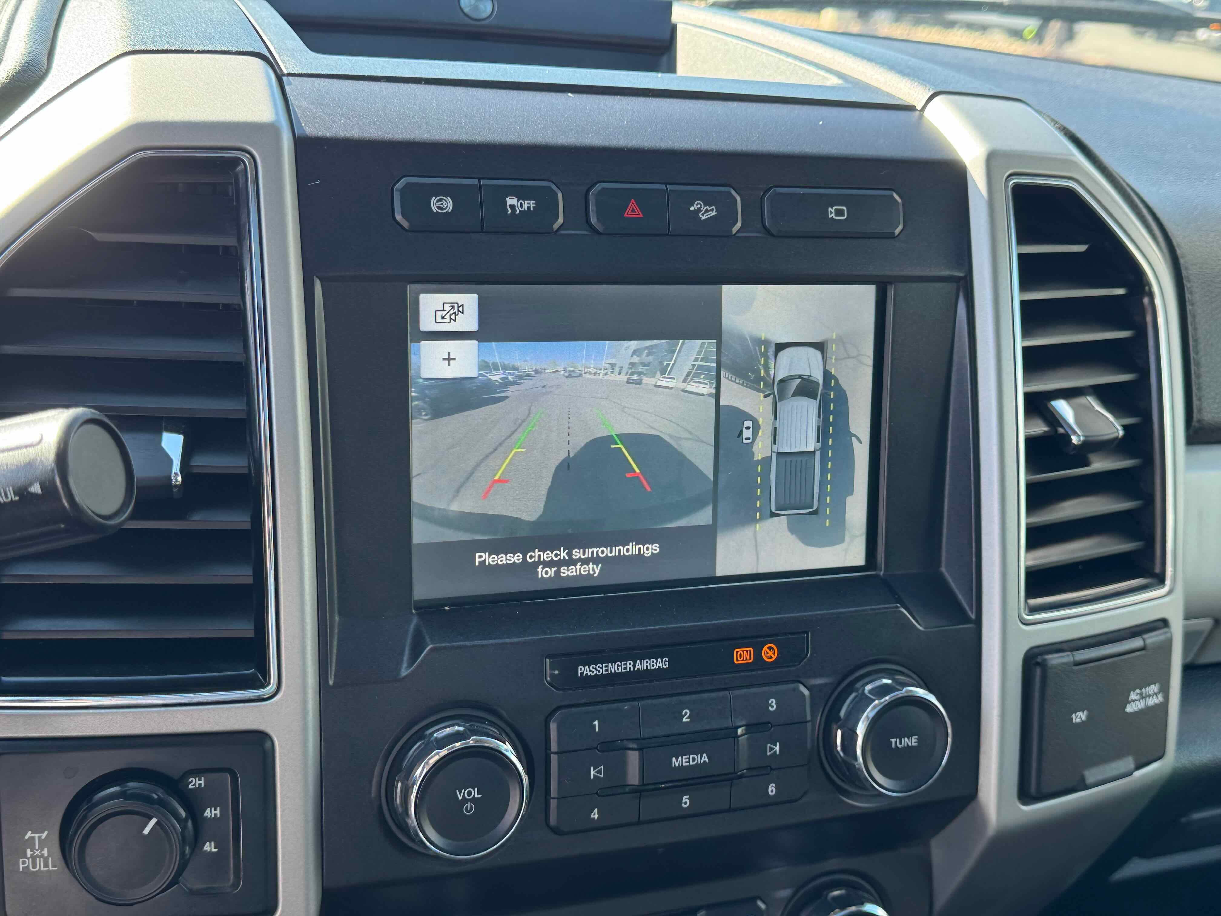 Certified 2019 Ford F350 Lariat image 22