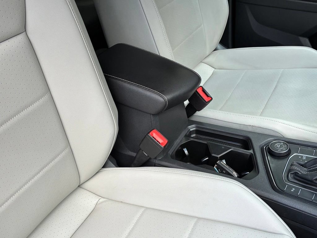 Used 2021 Volkswagen Tiguan SE R-Line w/ 3rd Row Seat Package AWD/4WD image 45