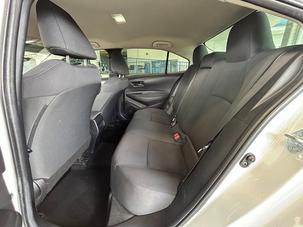 Used 2022 Toyota Corolla LE FWD image 30
