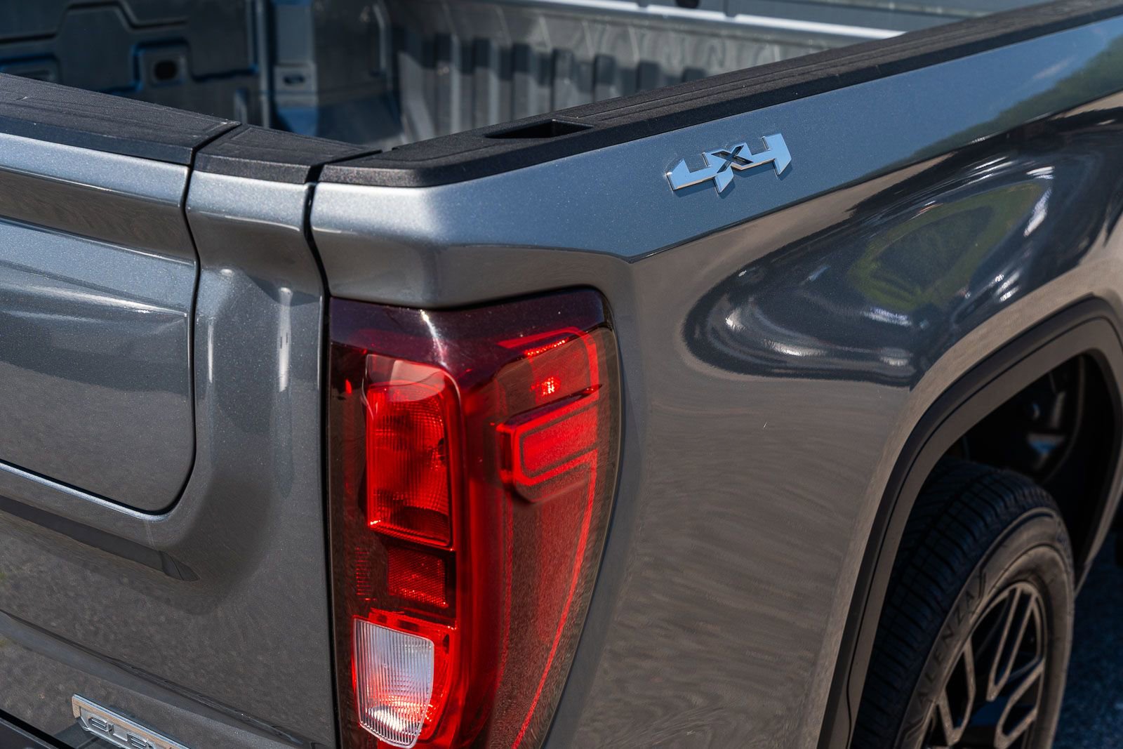 Used 2023 GMC Sierra 1500 Elevation AWD/4WD image 18