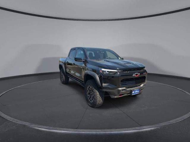 Used 2025 Chevrolet Colorado ZR2 w/ Technology Package AWD/4WD image 2