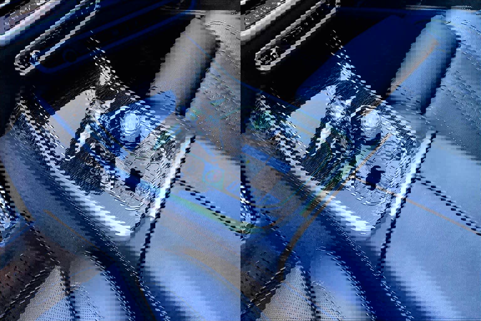 Used 2022 BMW X7 M50i image 17