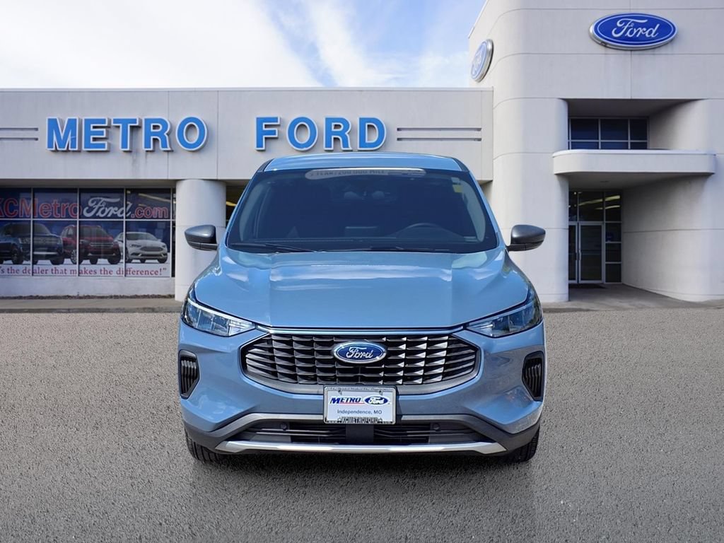 Certified 2025 Ford Escape Active w/ Cold Weather Package FWD image 8