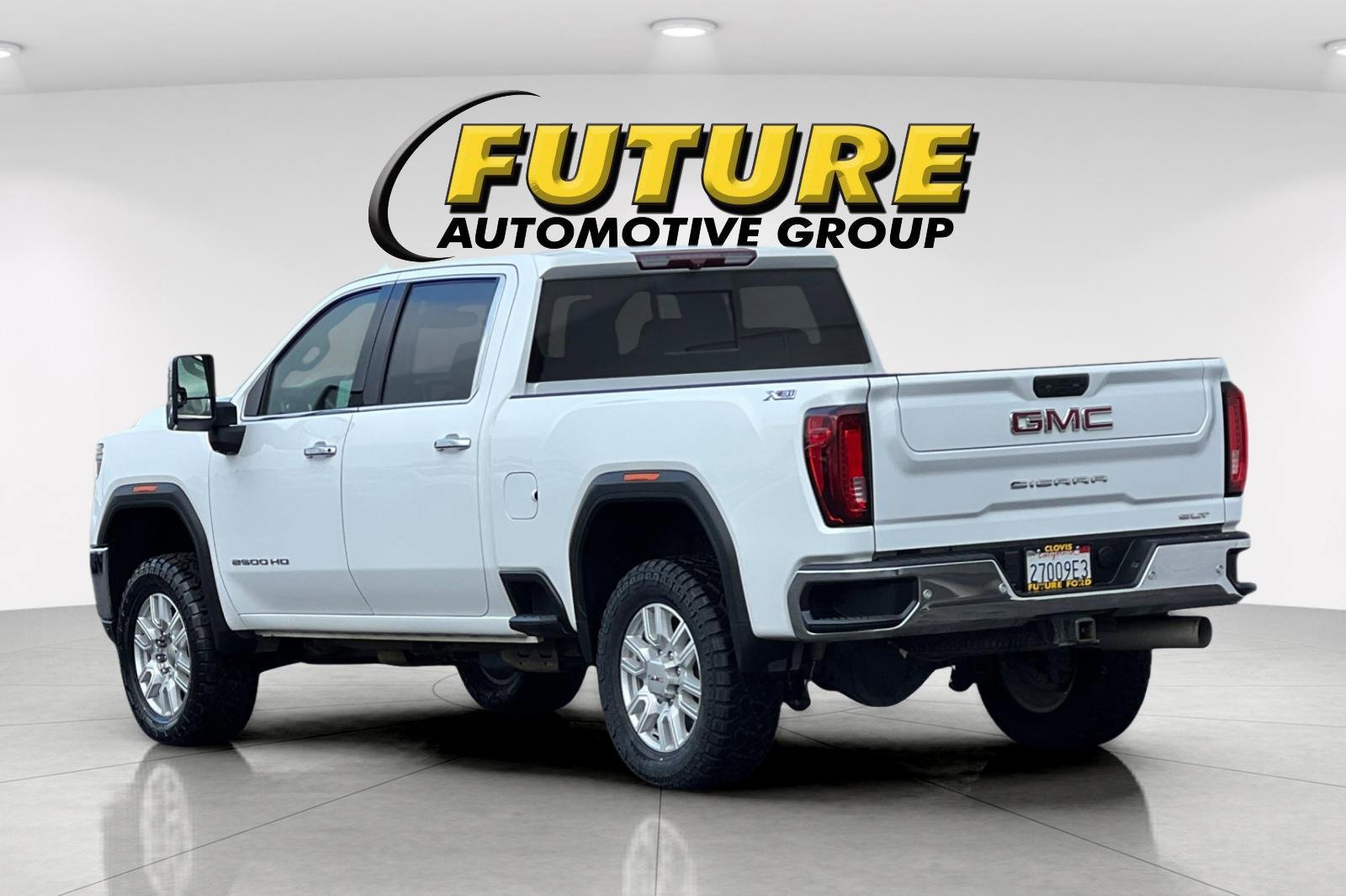 Used 2021 GMC Sierra 2500 SLT w/ SLT Preferred Package image 3