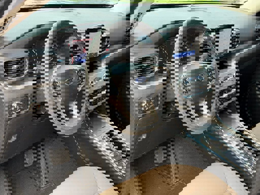 Certified 2022 Ford Explorer XLT w/ Equipment Group 202A image 17