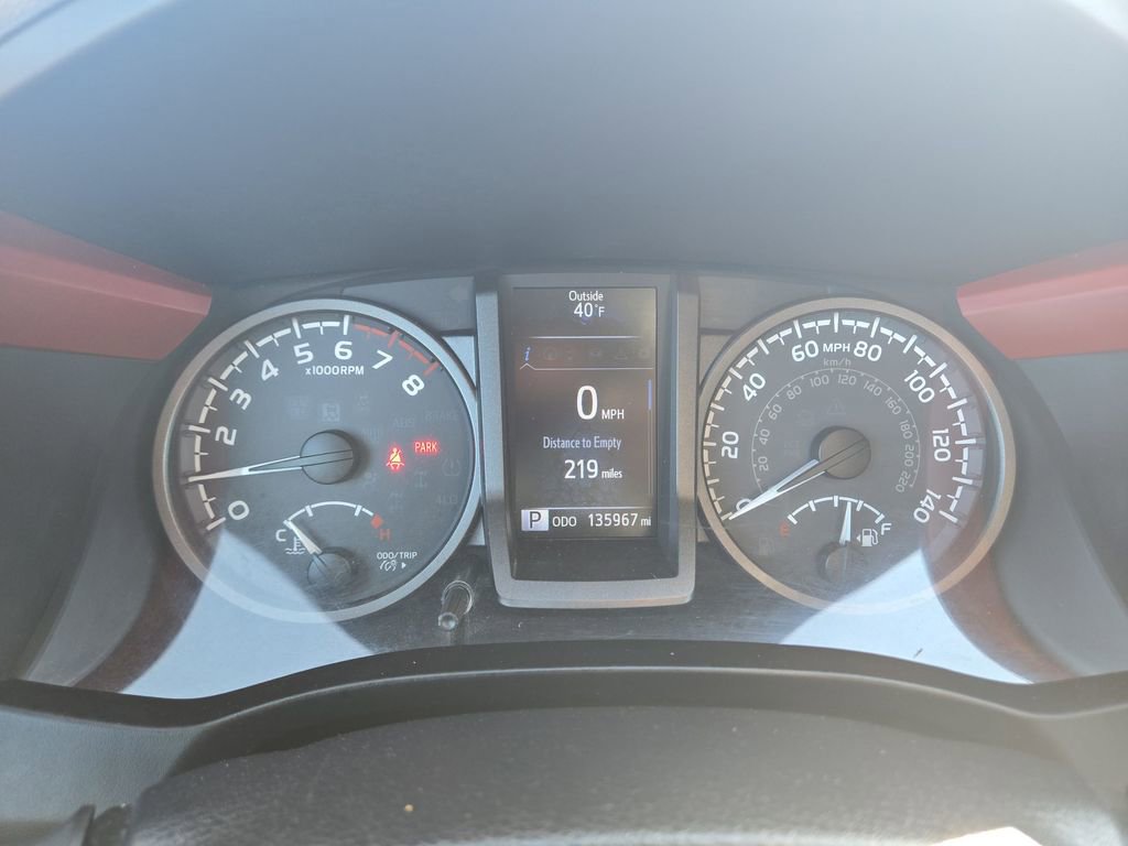 Used 2017 Toyota Tacoma TRD Sport w/ Tow Package (A/T) AWD/4WD image 8