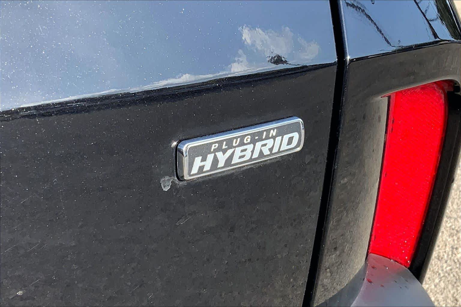 Certified 2025 Ford Escape SE FWD image 20