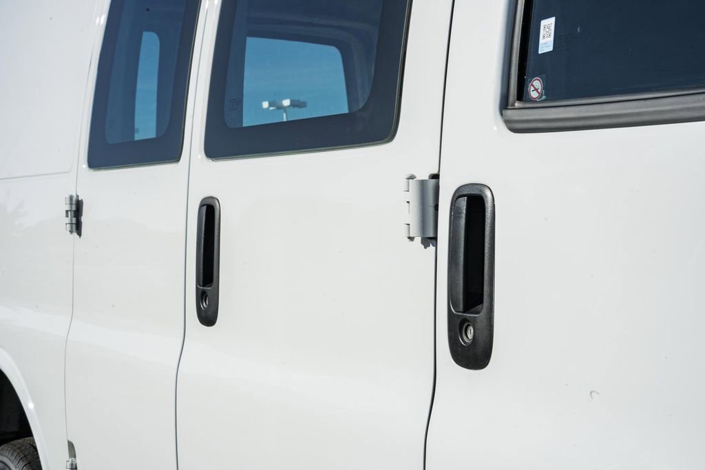 Used 2024 GMC Savana 2500 w/ Driver Convenience Package image 16