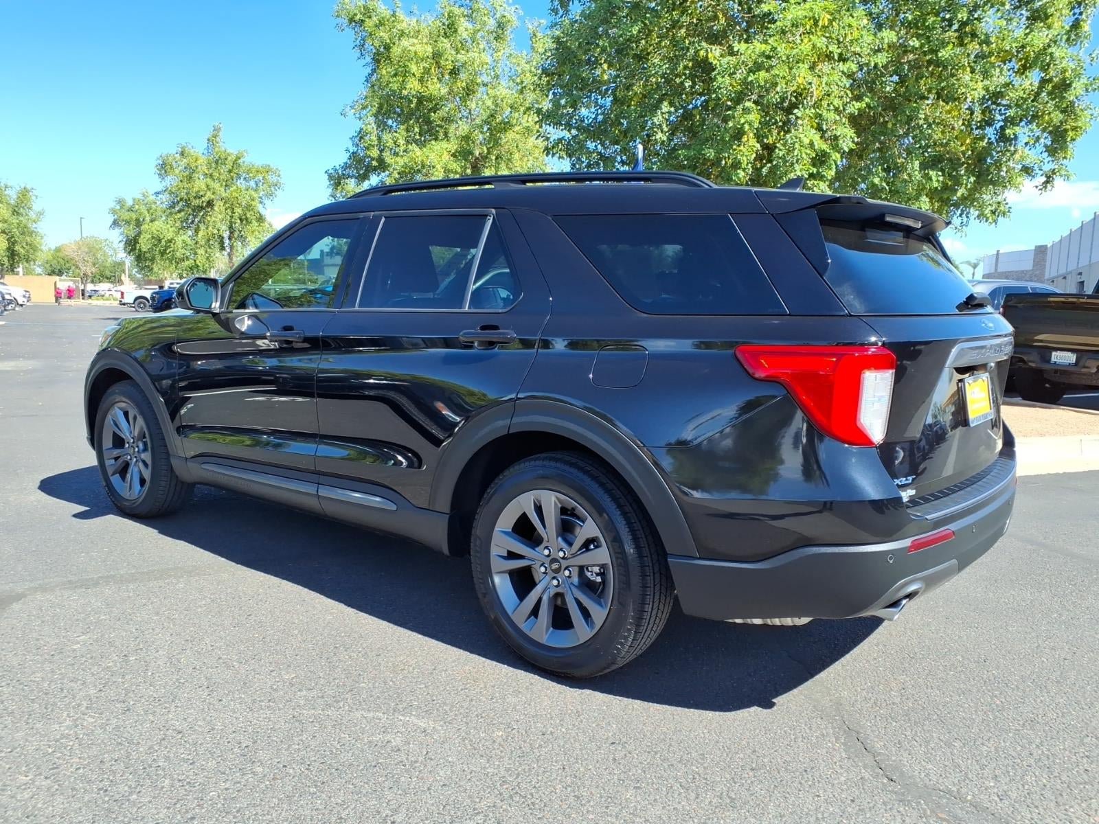 Certified 2024 Ford Explorer XLT w/ Equipment Group 202A RWD image 6