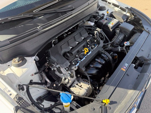 Used 2024 Hyundai Venue Limited FWD image 39