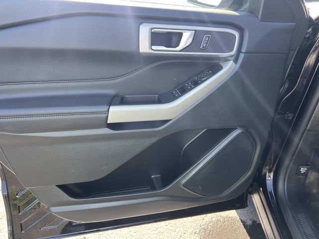 Certified 2023 Ford Explorer XLT w/ Equipment Group 202A AWD/4WD image 17